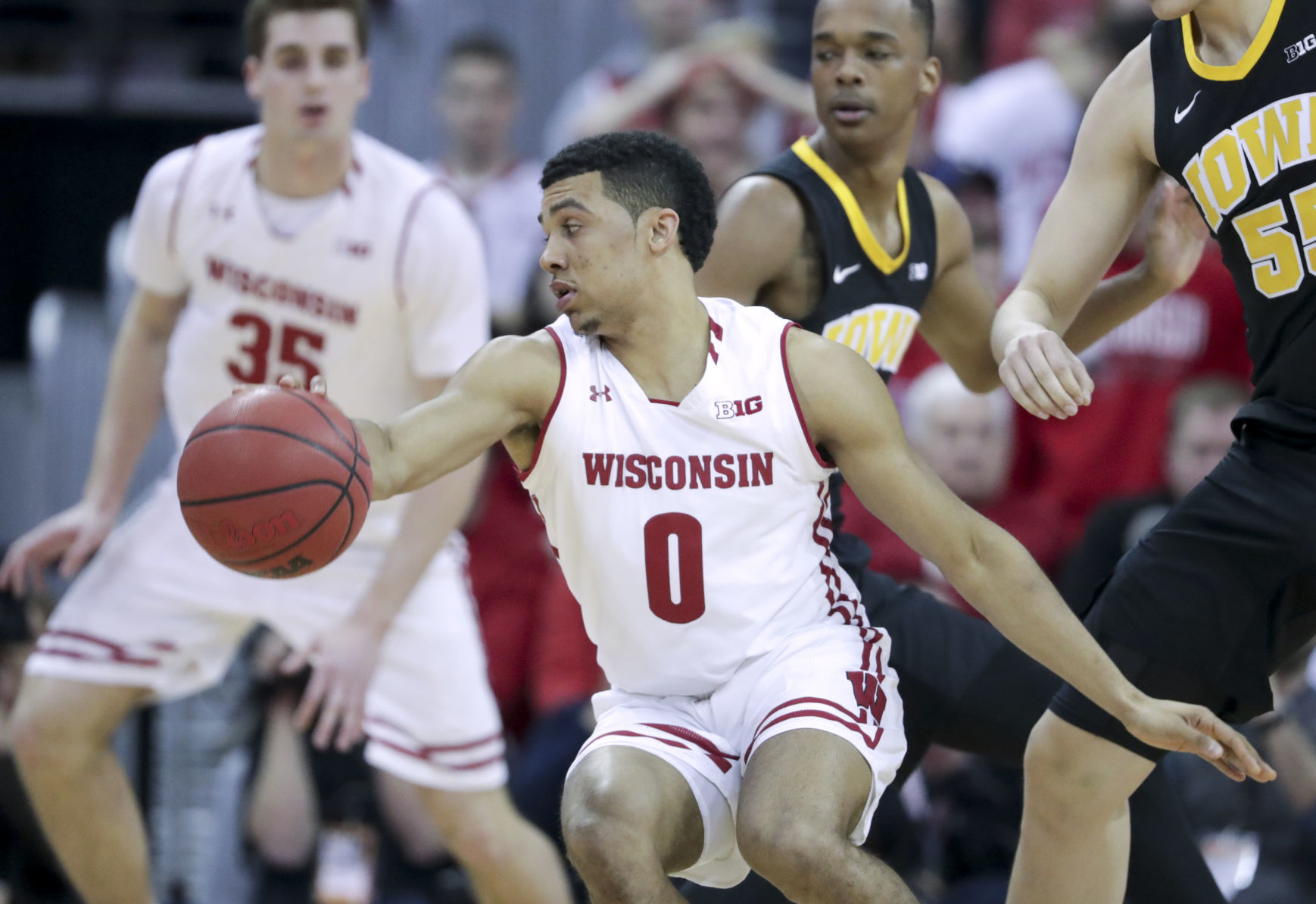 Badgers 65, Hawkeyes 45